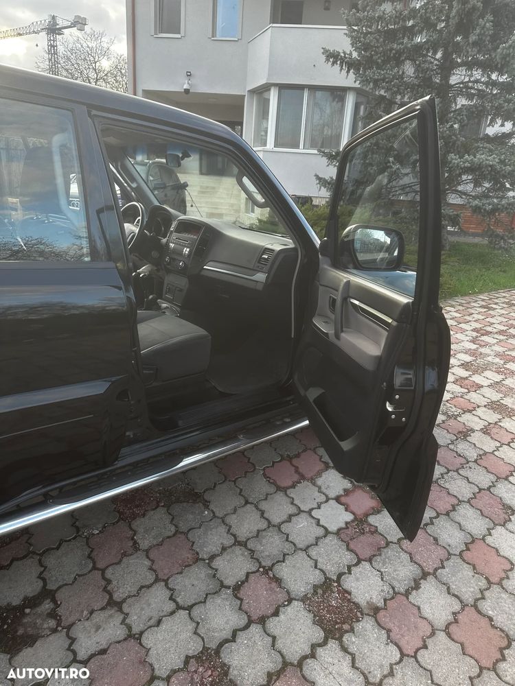 Mitsubishi Pajero LWB 3.2 DI-D Instyle M/T - 14