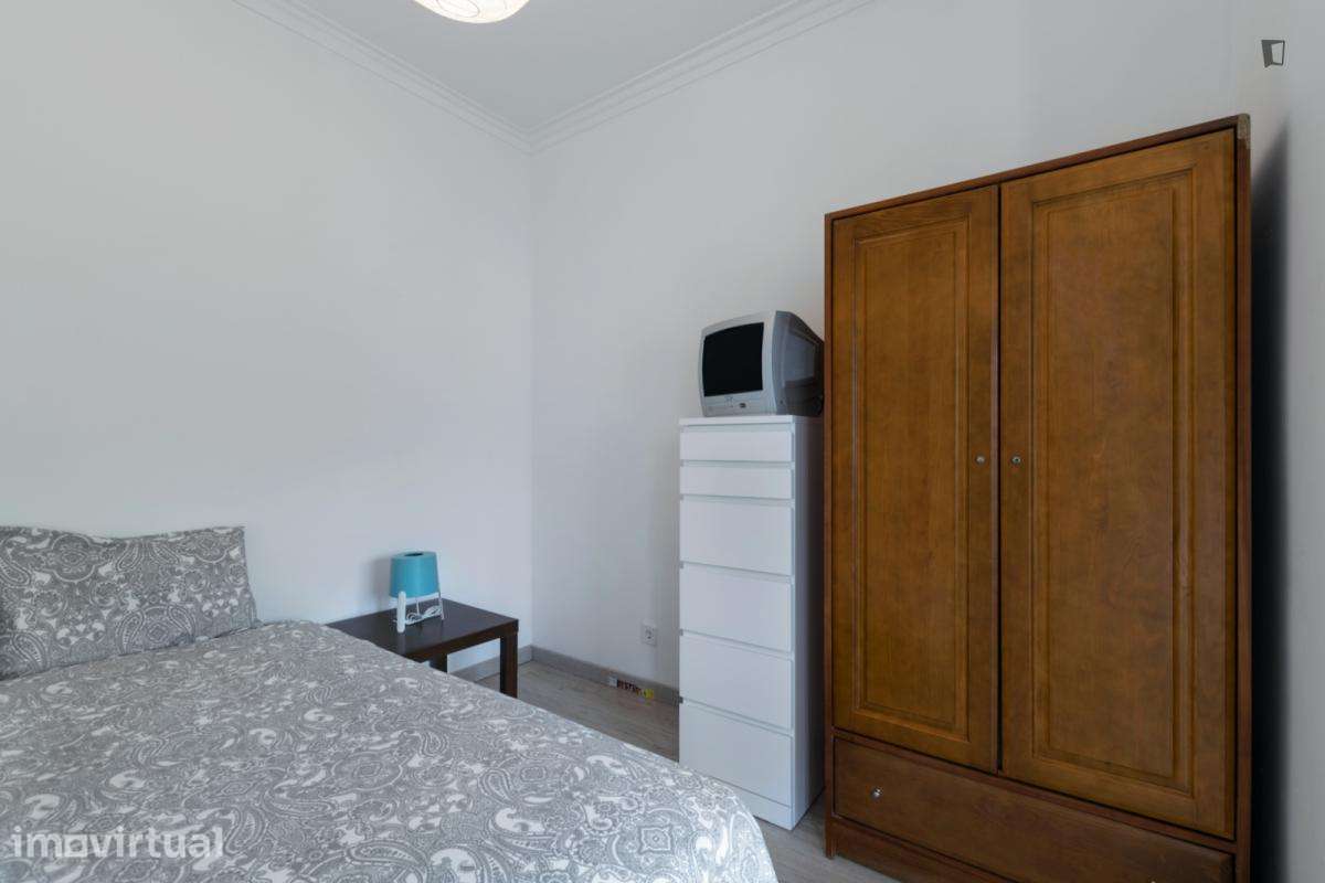 Quarto - localizado em Amadora Lisbon - Grande imagem: 5/15