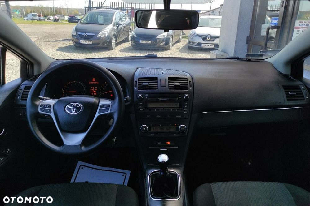 Toyota Avensis - 10