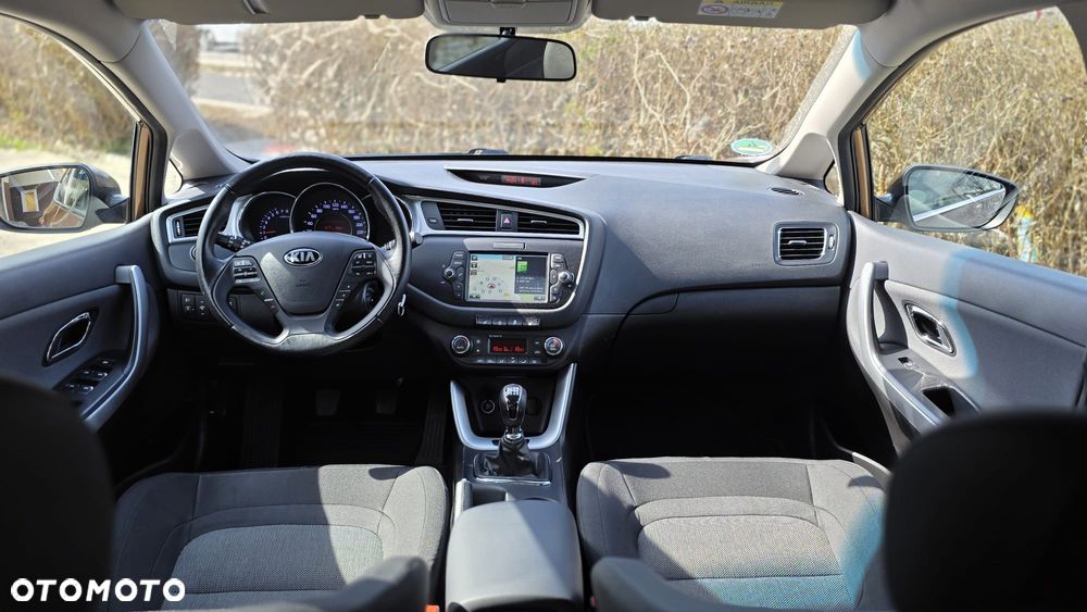 Kia Ceed 1.0 T-GDI ISG Dream-Team Edition - 33