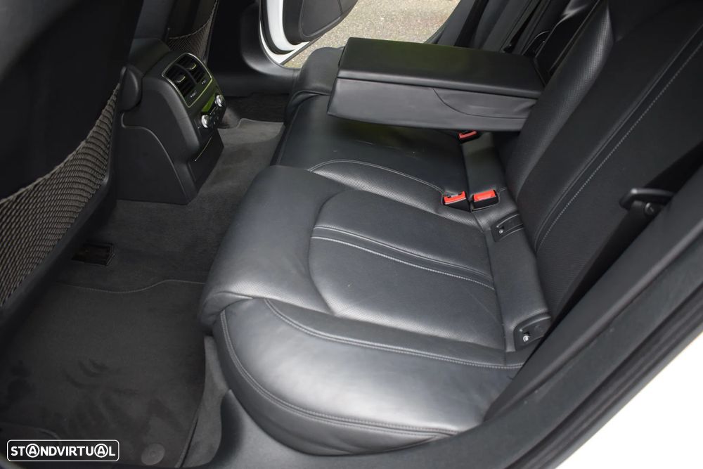 Audi A6 Avant 2.0 TDi Exclusive S tronic - 32