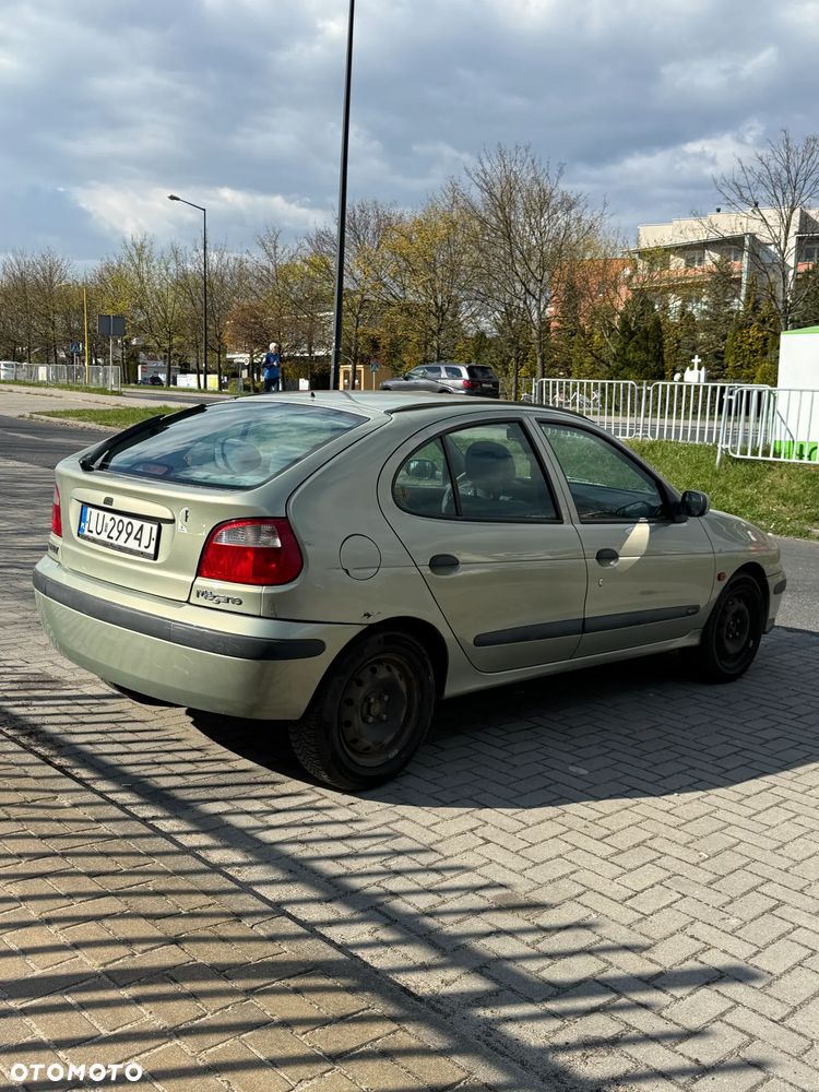 Renault Megane 1.6 RXE 16V - 7