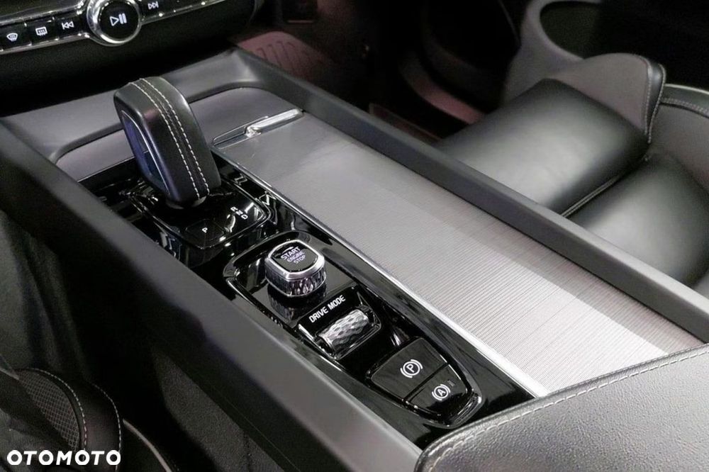 Volvo XC 60 T6 AWD Recharge Geartronic RDesign - 16