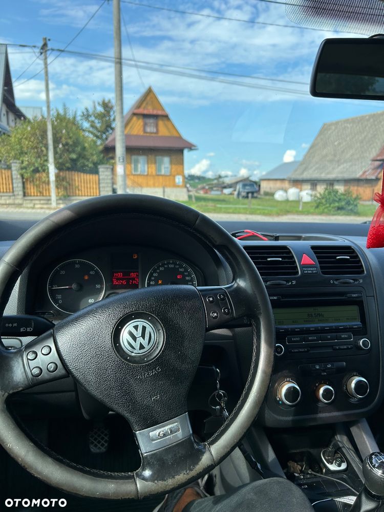 Volkswagen Golf - 5