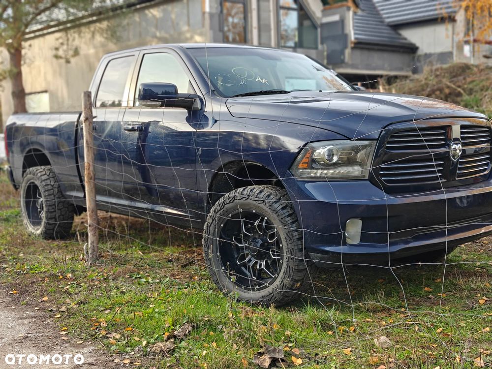 Dodge RAM 1500 5.7 4x4 - 18