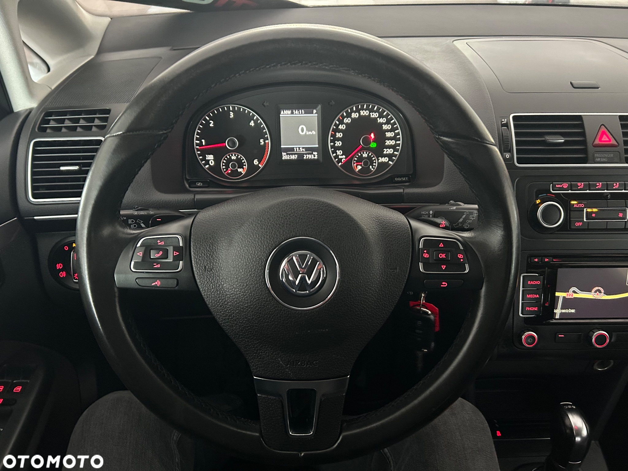 Volkswagen Touran 2.0 TDI BMT Comfortline Plus DSG - 30
