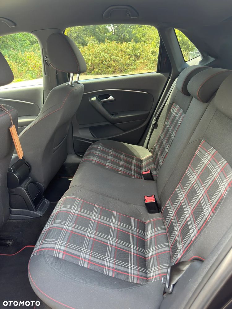 Volkswagen Polo 1.8 TSI (Blue Motion Technology) DSG GTI - 12