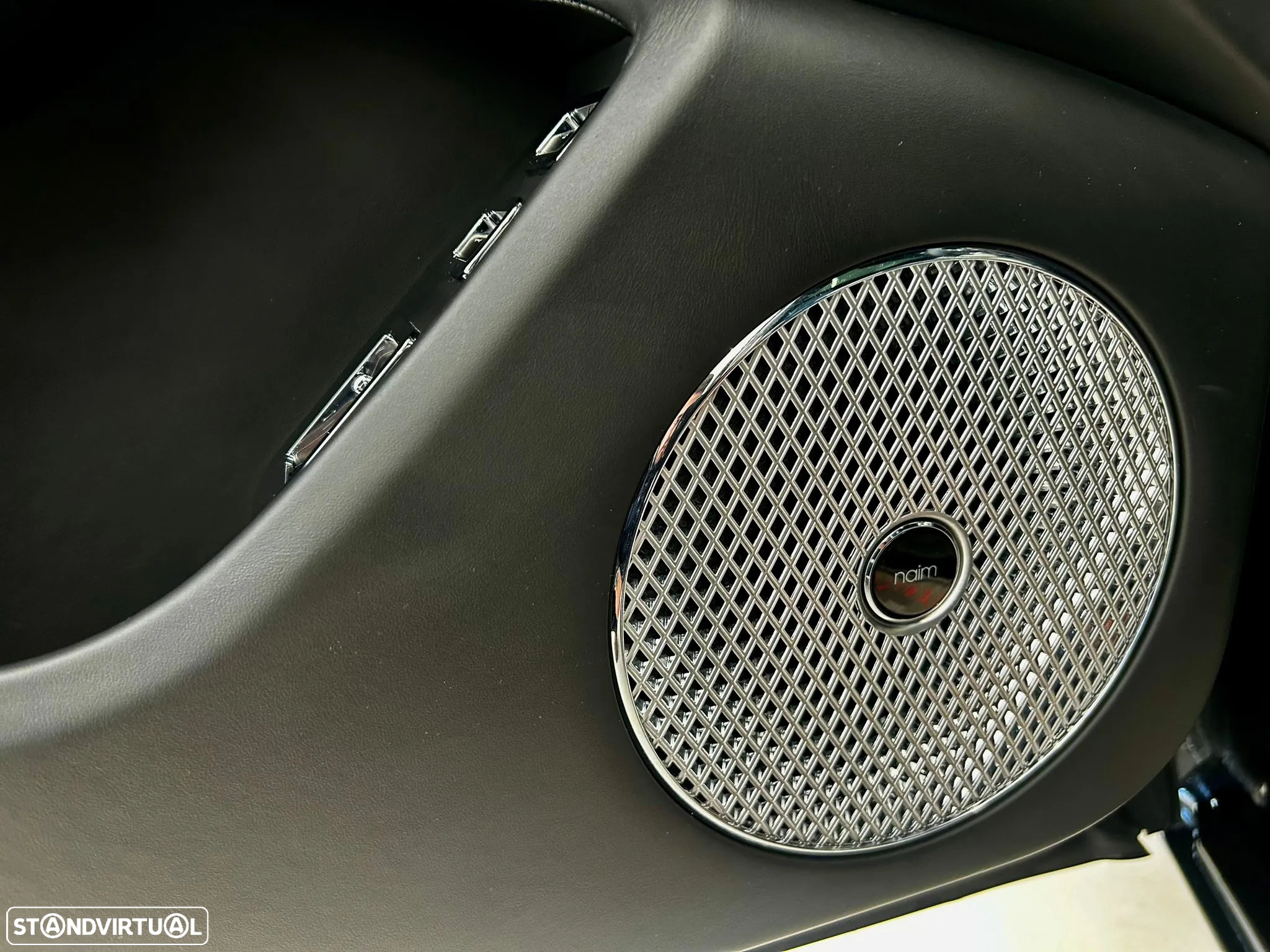 Bentley Flying Spur Hybrid S - 16