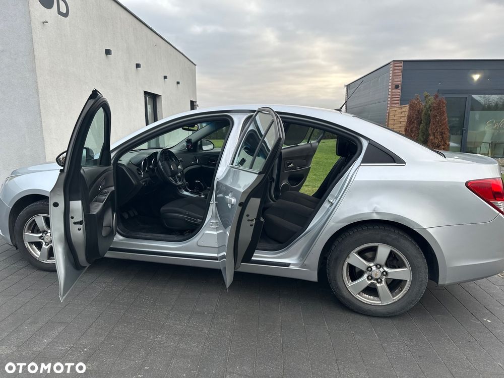 Chevrolet Cruze 1.8 LT - 8