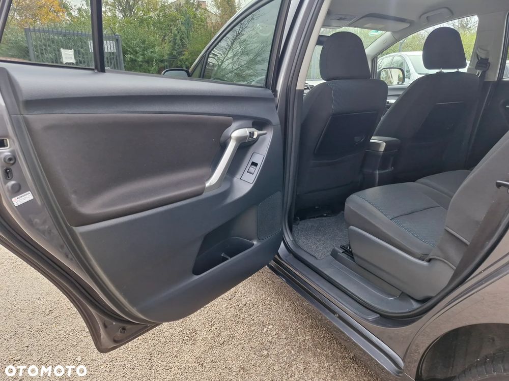 Toyota Verso 09-13 - 18