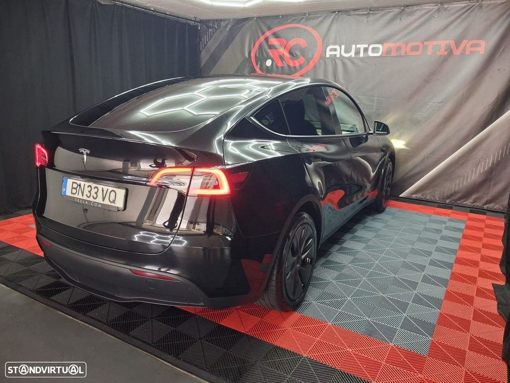 Tesla Model Y Long-Range RWD - 5