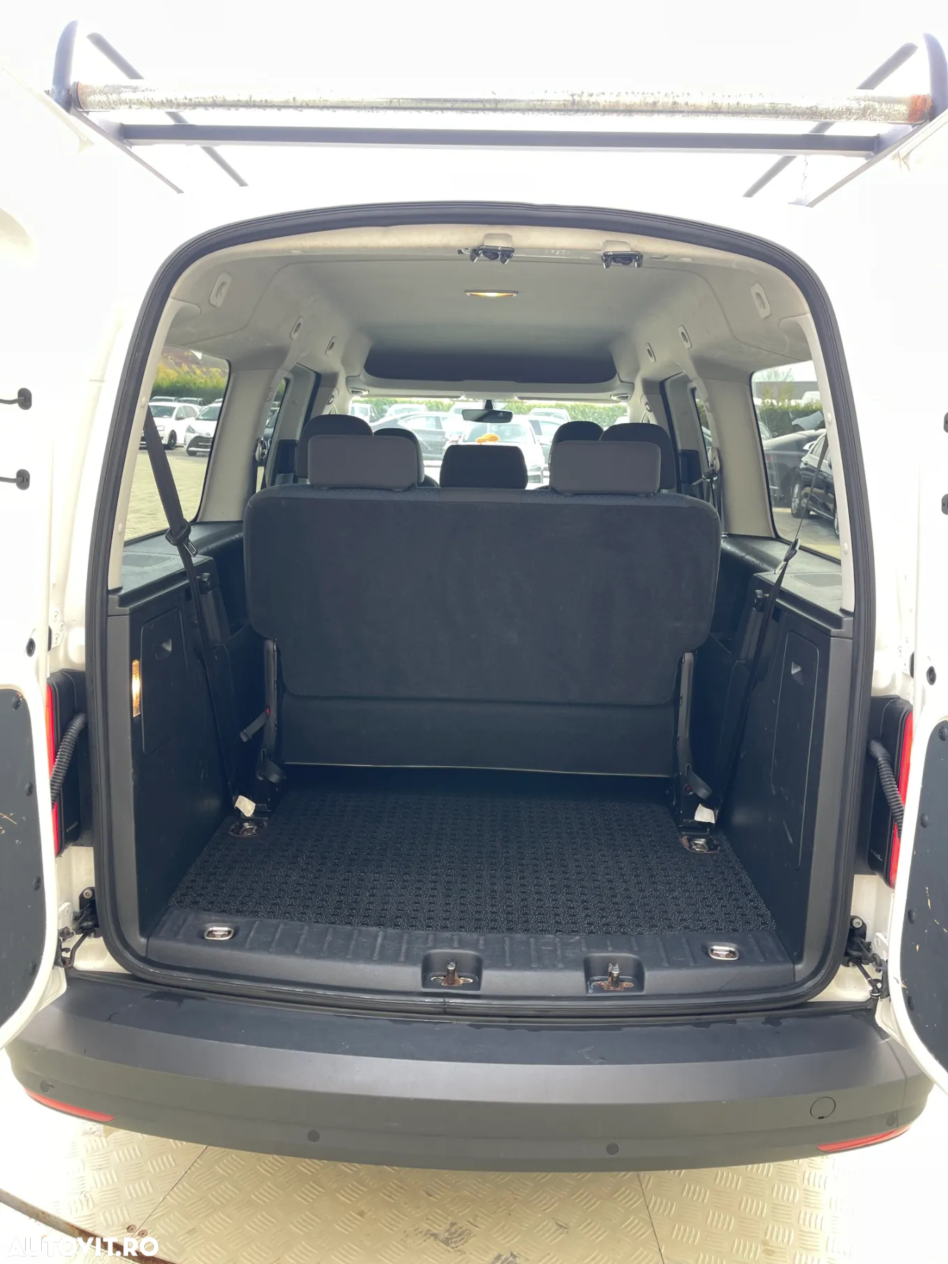 Volkswagen Caddy 2.0 TDI (7-Si.) Maxi Trendline - 26