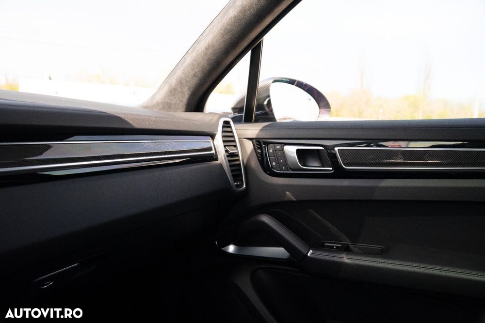 Porsche Cayenne Turbo - 23