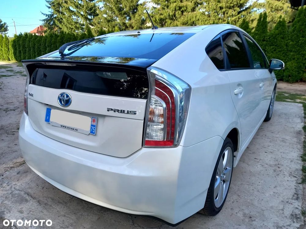 Toyota Prius (Hybrid) Executive - 7