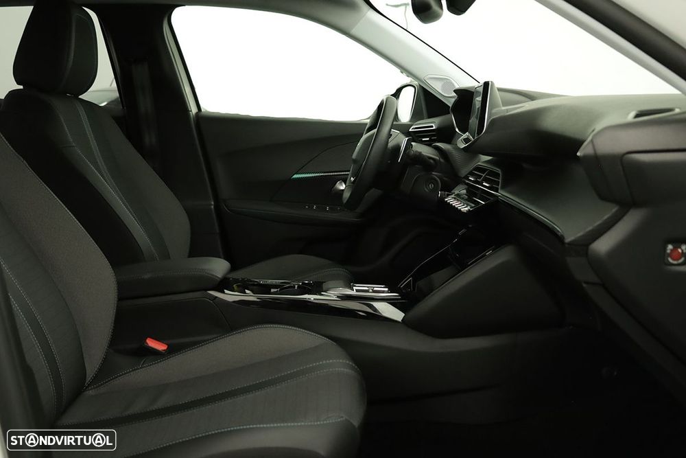Peugeot 2008 1.2 PureTech Allure Pack EAT8 - 21