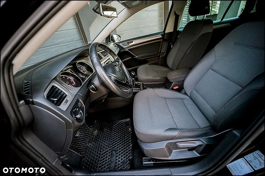 Volkswagen Golf - 18