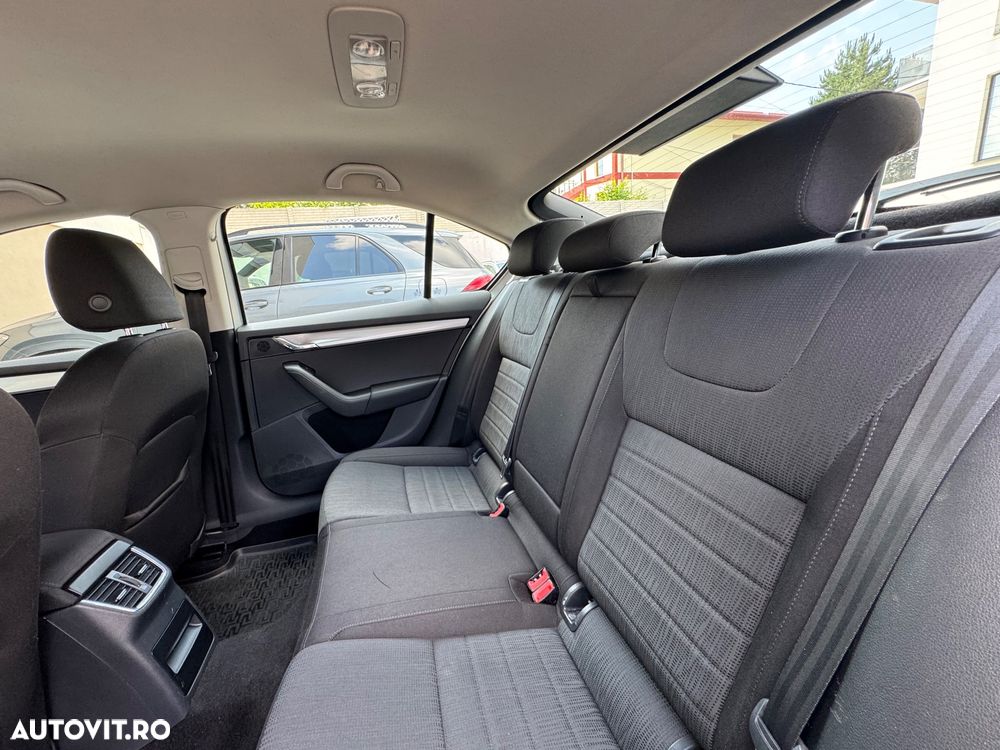 Skoda Octavia 1.6 TDI DPF DSG Ambition - 17