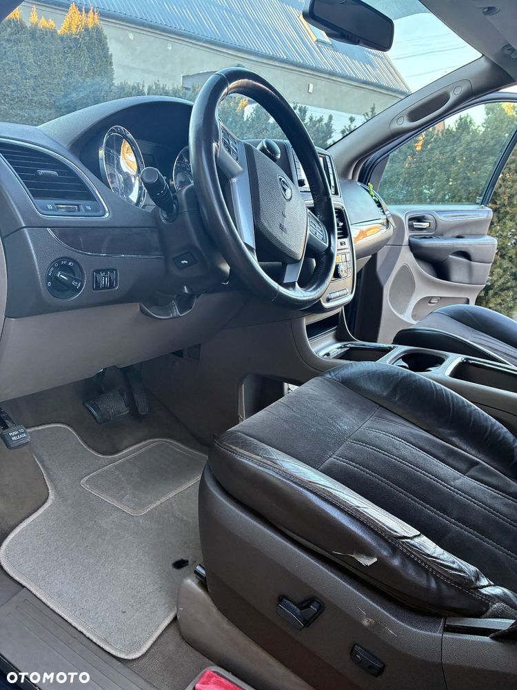 Lancia Voyager 2.8CRD Platinum - 35