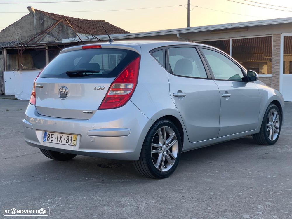 Hyundai i30 1.6 CRDI STyle CPF - 4