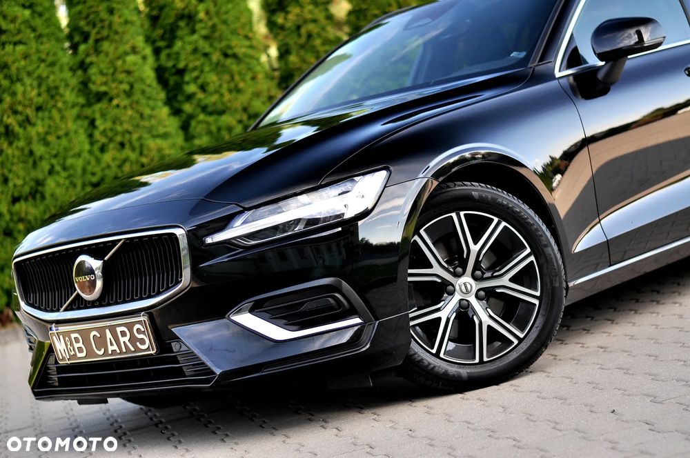 Volvo V60 B3 B DKG Momentum Pro - 3