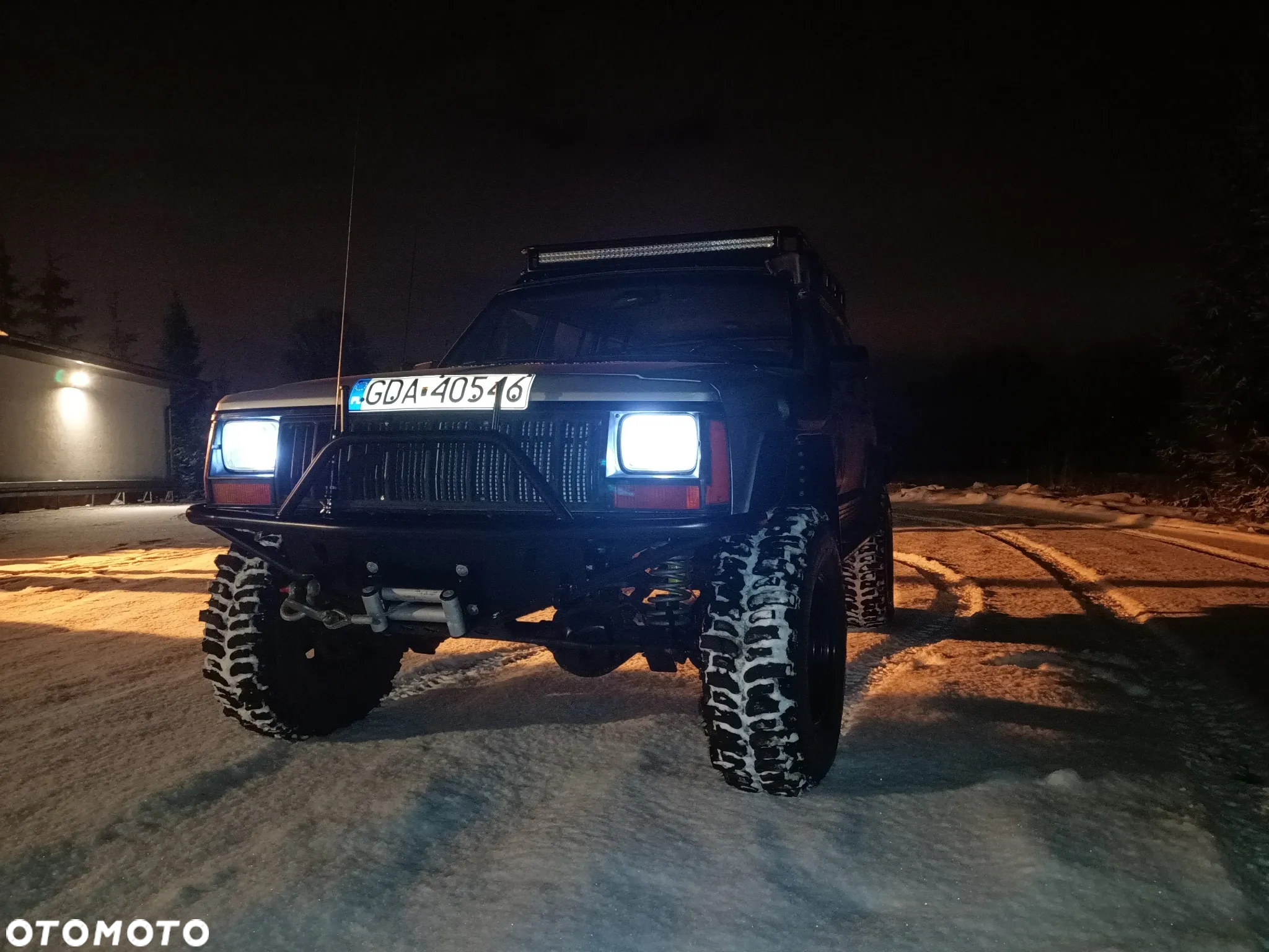 Jeep Cherokee 4.0 - 8
