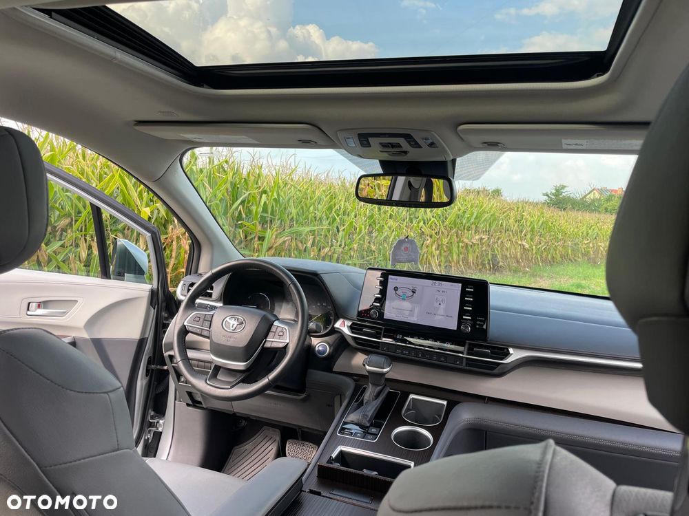 Toyota Sienna - 9
