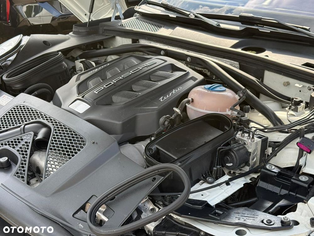 Porsche Macan Turbo PDK - 8