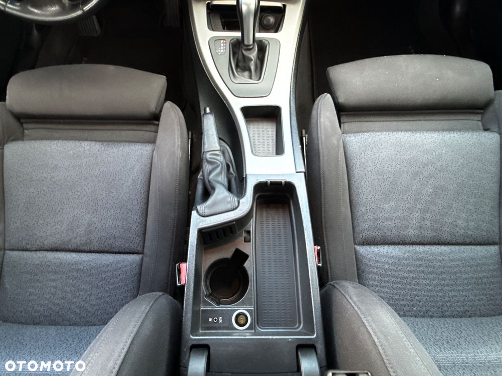 BMW Seria 3 320i - 23