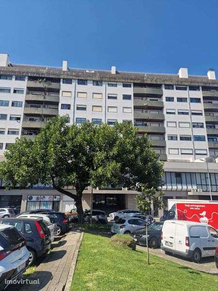 Lugar de garagem nas Antas - Praça Afonso Pinto de Magalhães - Grande imagem: 2/8