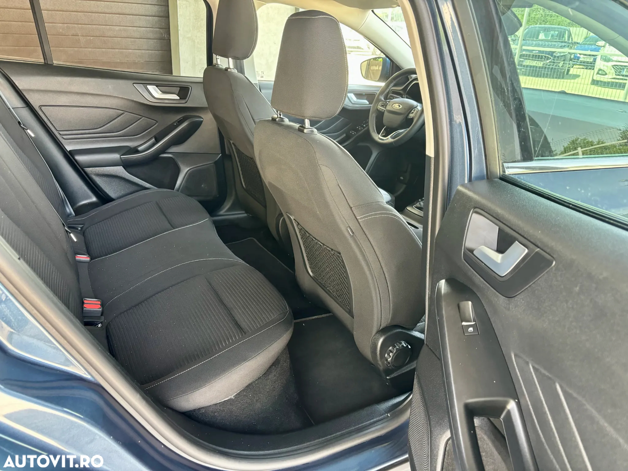 Ford Focus 1.0 EcoBoost Connected - 36