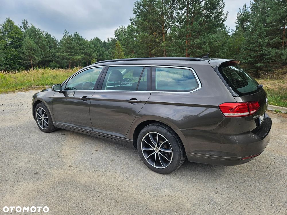 Volkswagen Passat - 9