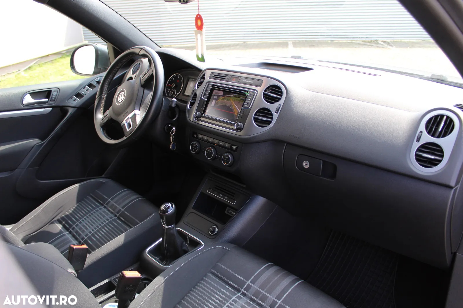 Volkswagen Tiguan 2.0 TDI SCR BlueMotion Technology Lounge Sport & Style - 32