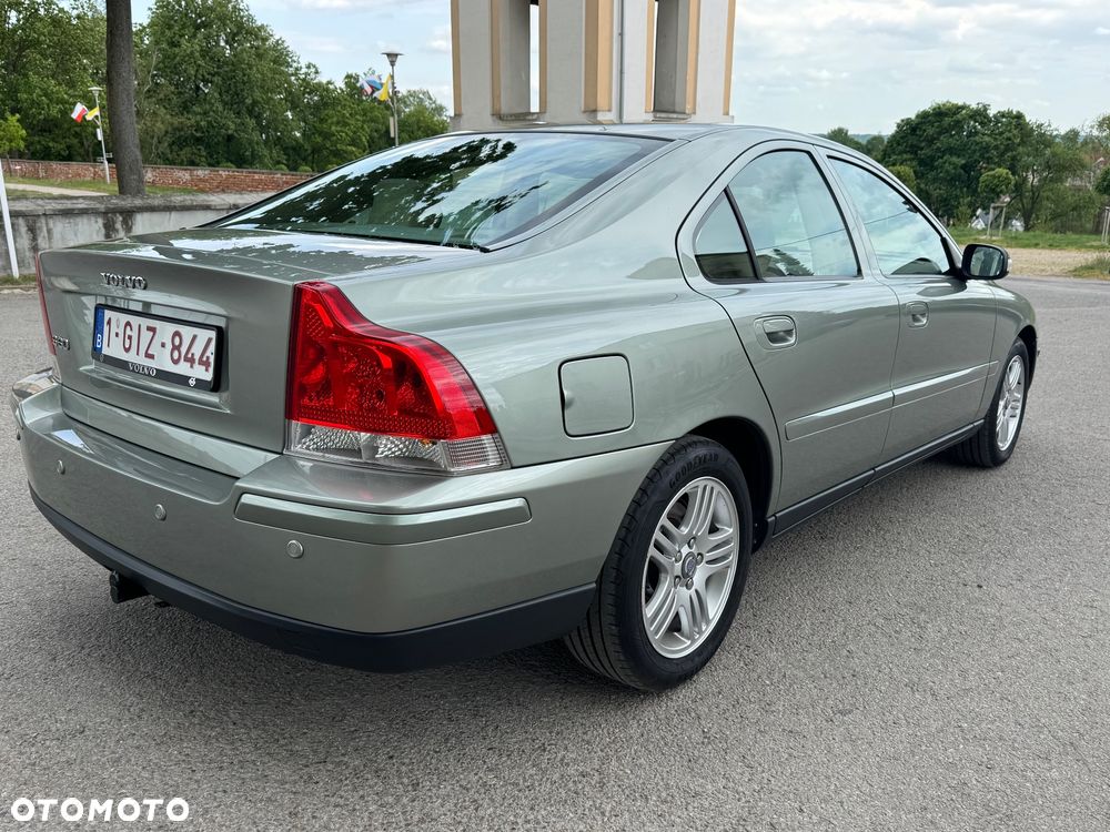 Volvo S60 2.4D Momentum - 16