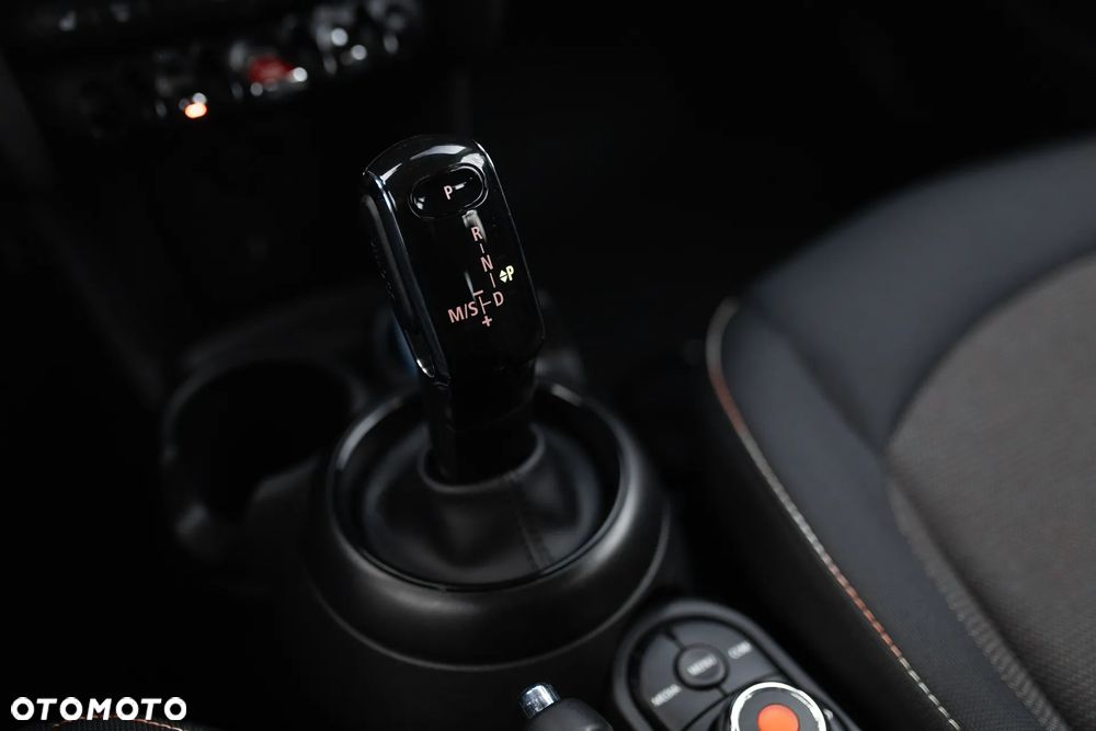 MINI Cooper Standard - 21