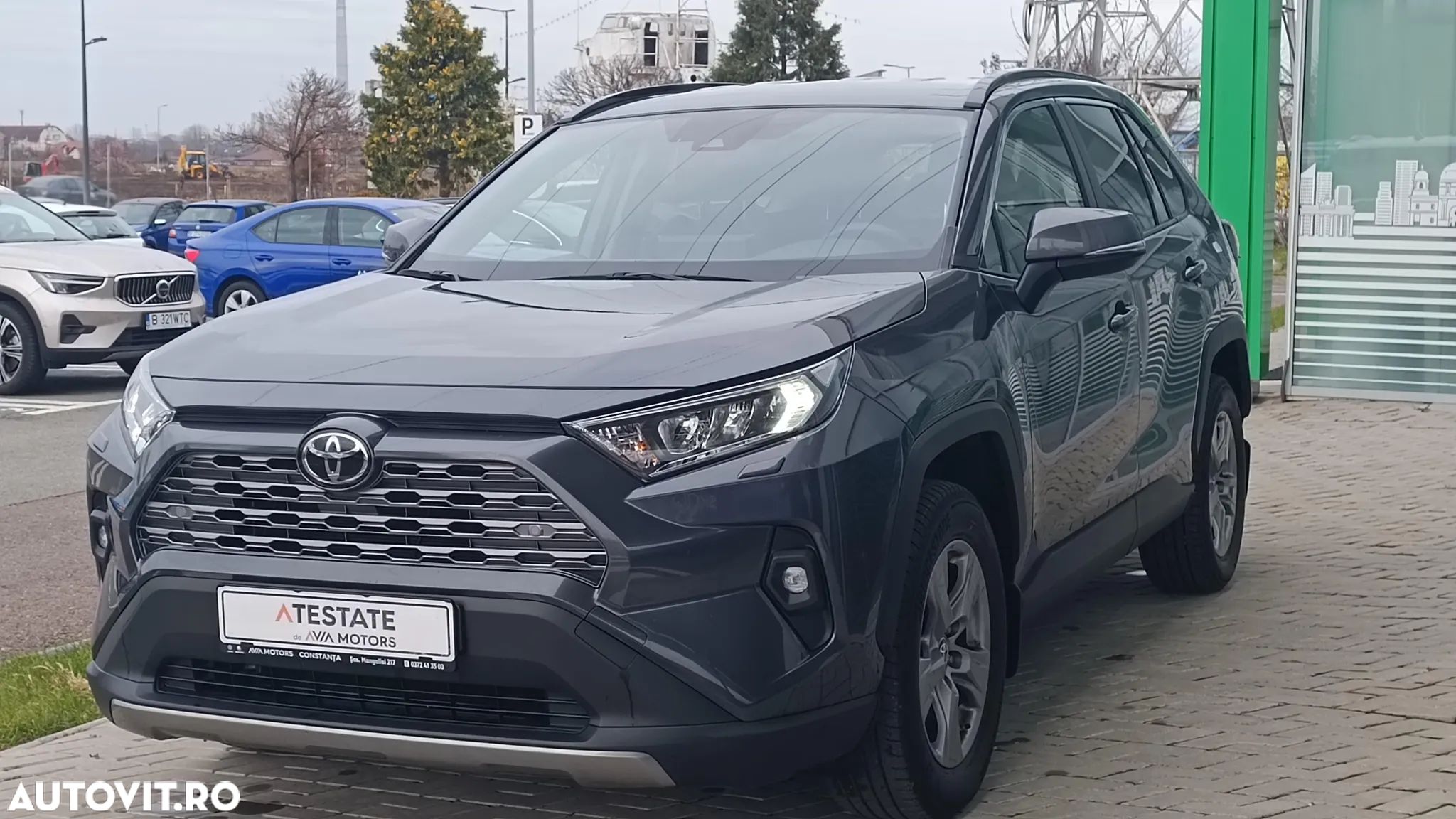 Toyota RAV4 - 1