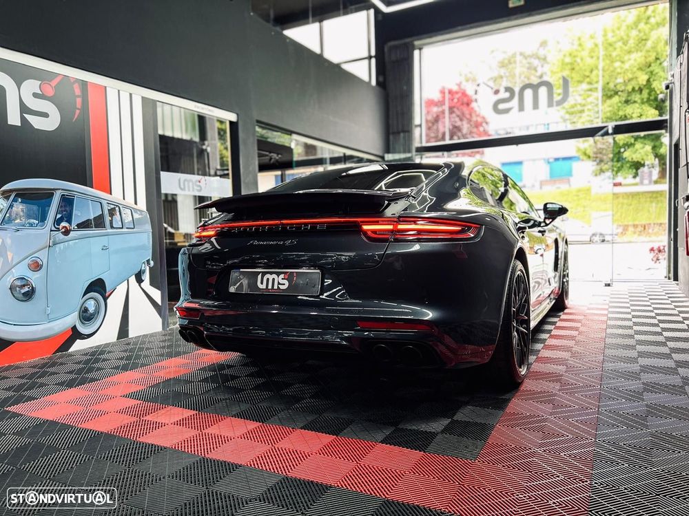 Porsche Panamera 4 S - 12