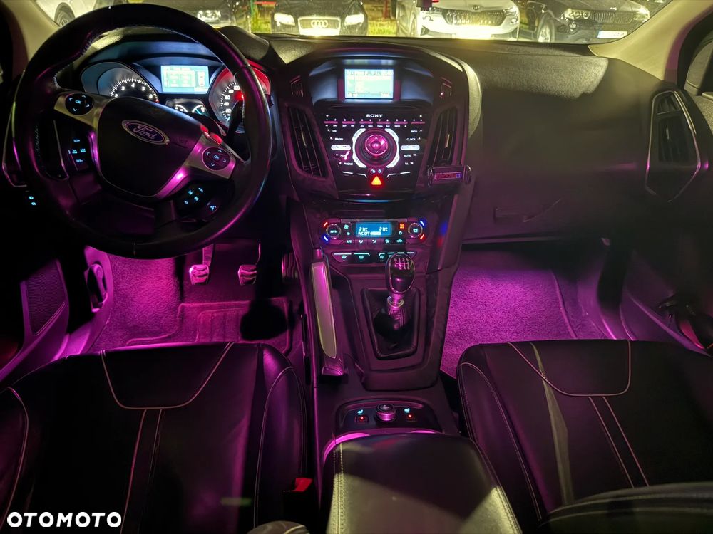 Ford Focus - 38