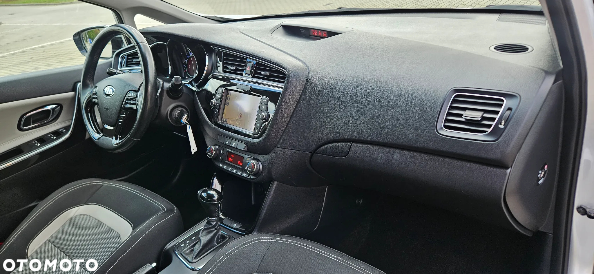 Kia Ceed 1.6 CRDi 136 DCT ISG SW Platinum Edition - 5