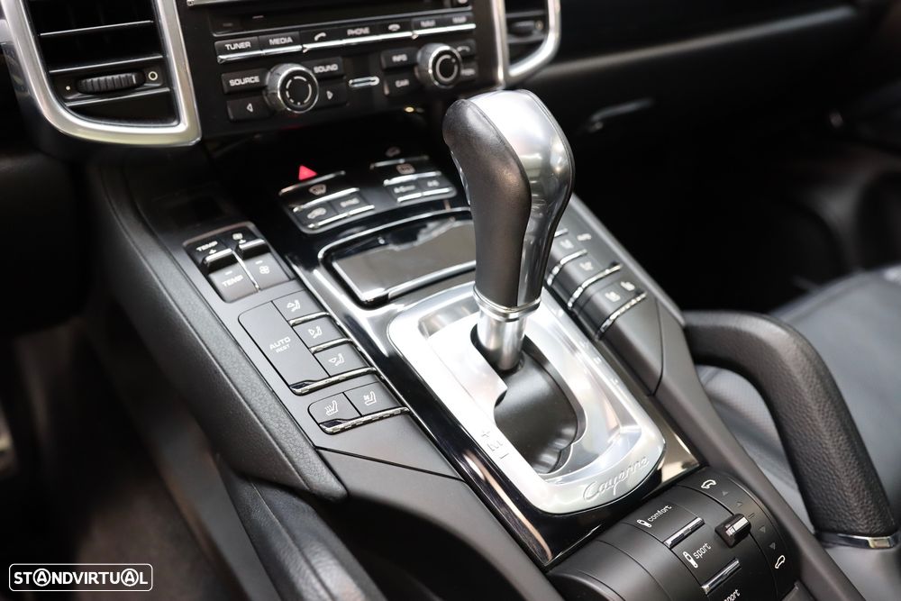 Porsche Cayenne - 22