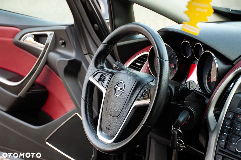 Opel Astra IV GTC 1.4 T Sport EU6 - 27