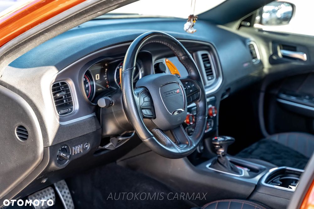 Dodge Charger 6.4 Scat Pack - 17