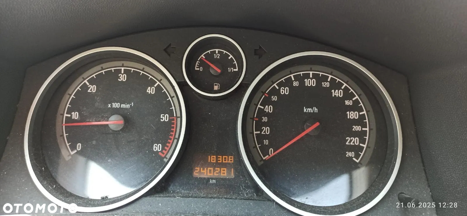 Opel Astra III 1.9 CDTI - 8