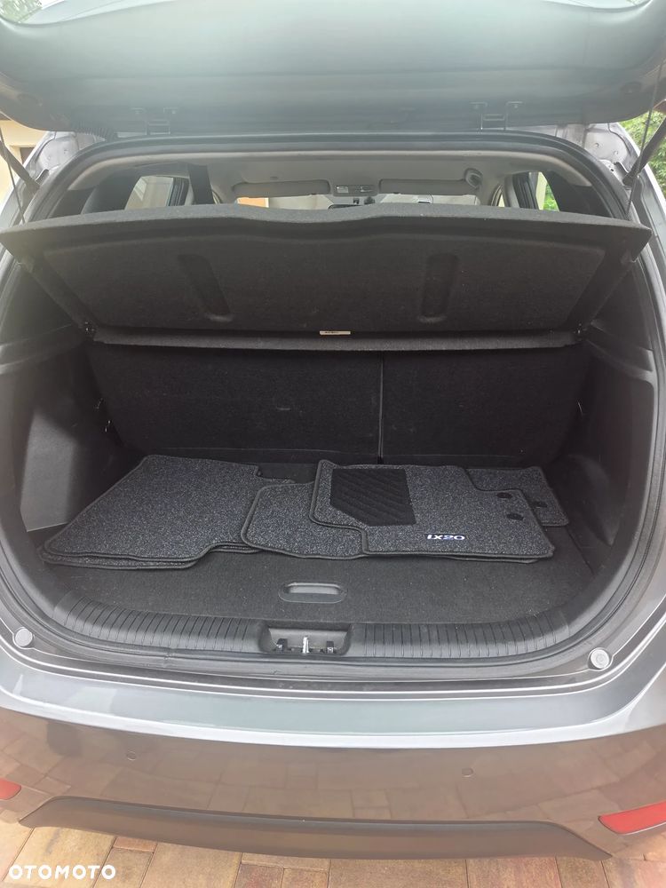 Hyundai ix20 - 12