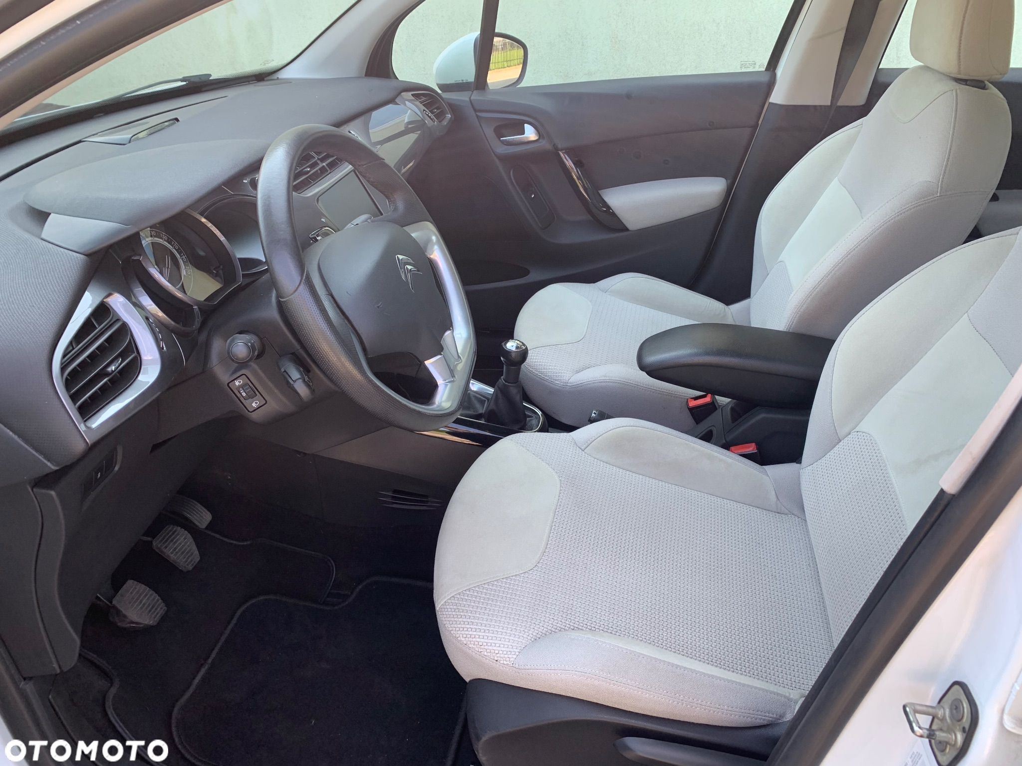 Citroën C3 1.2 PureTech Exclusive - 9