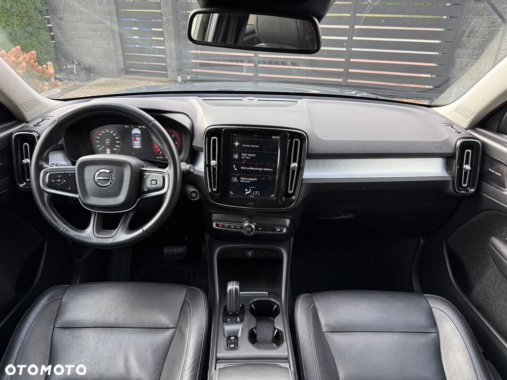 Volvo XC 40 D3 AWD Momentum Pro - 27