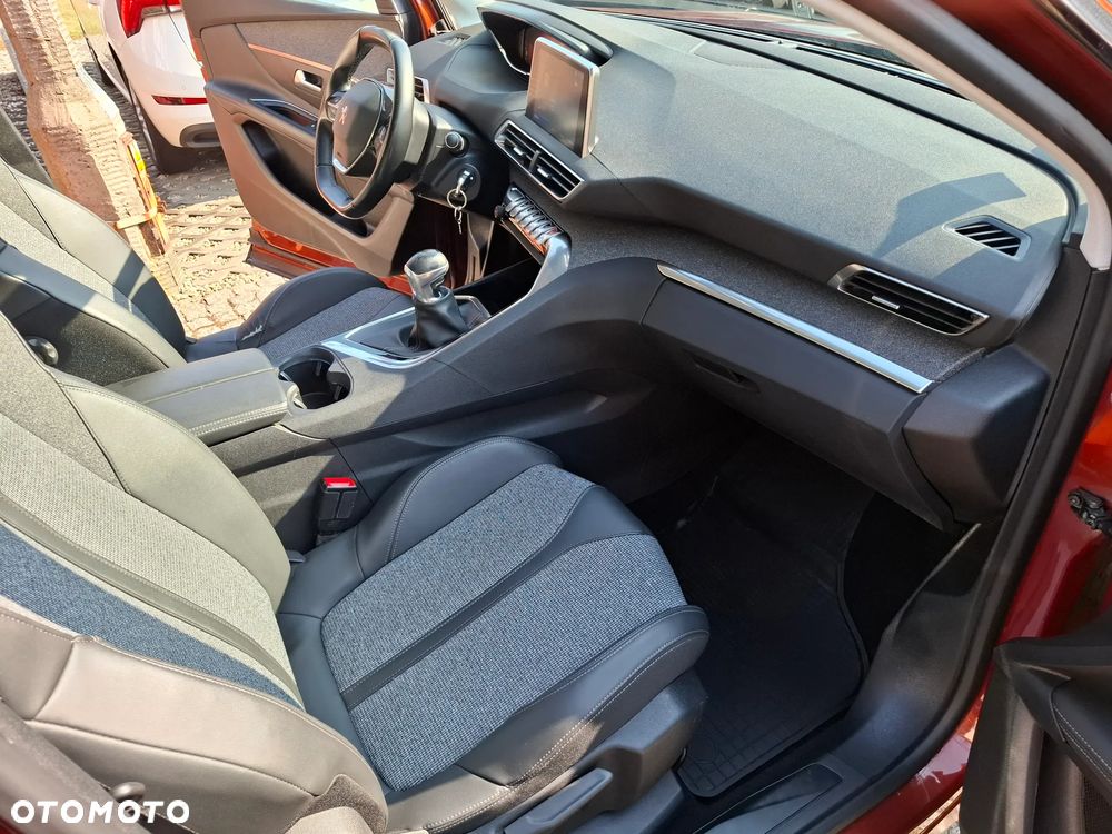 Peugeot 3008 1.5 BlueHDi Allure S&S - 23