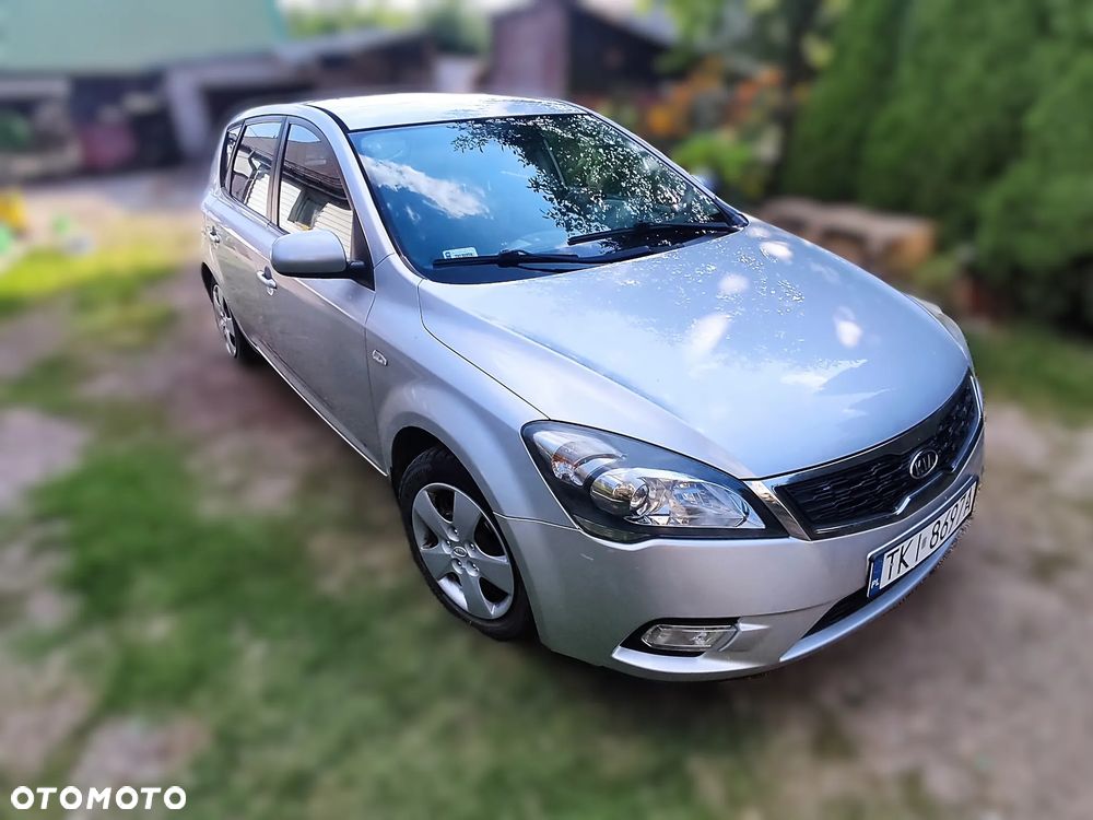 Kia Ceed - 12
