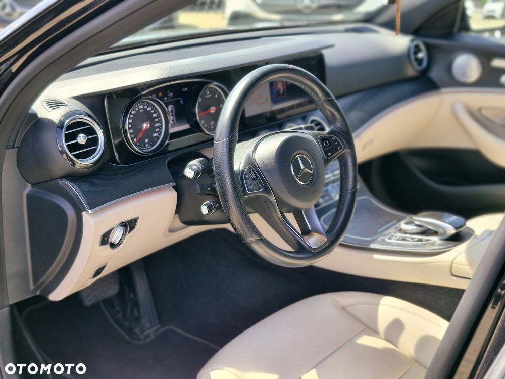 Mercedes-Benz Klasa E 220 d 4-Matic 9G-TRONIC - 9