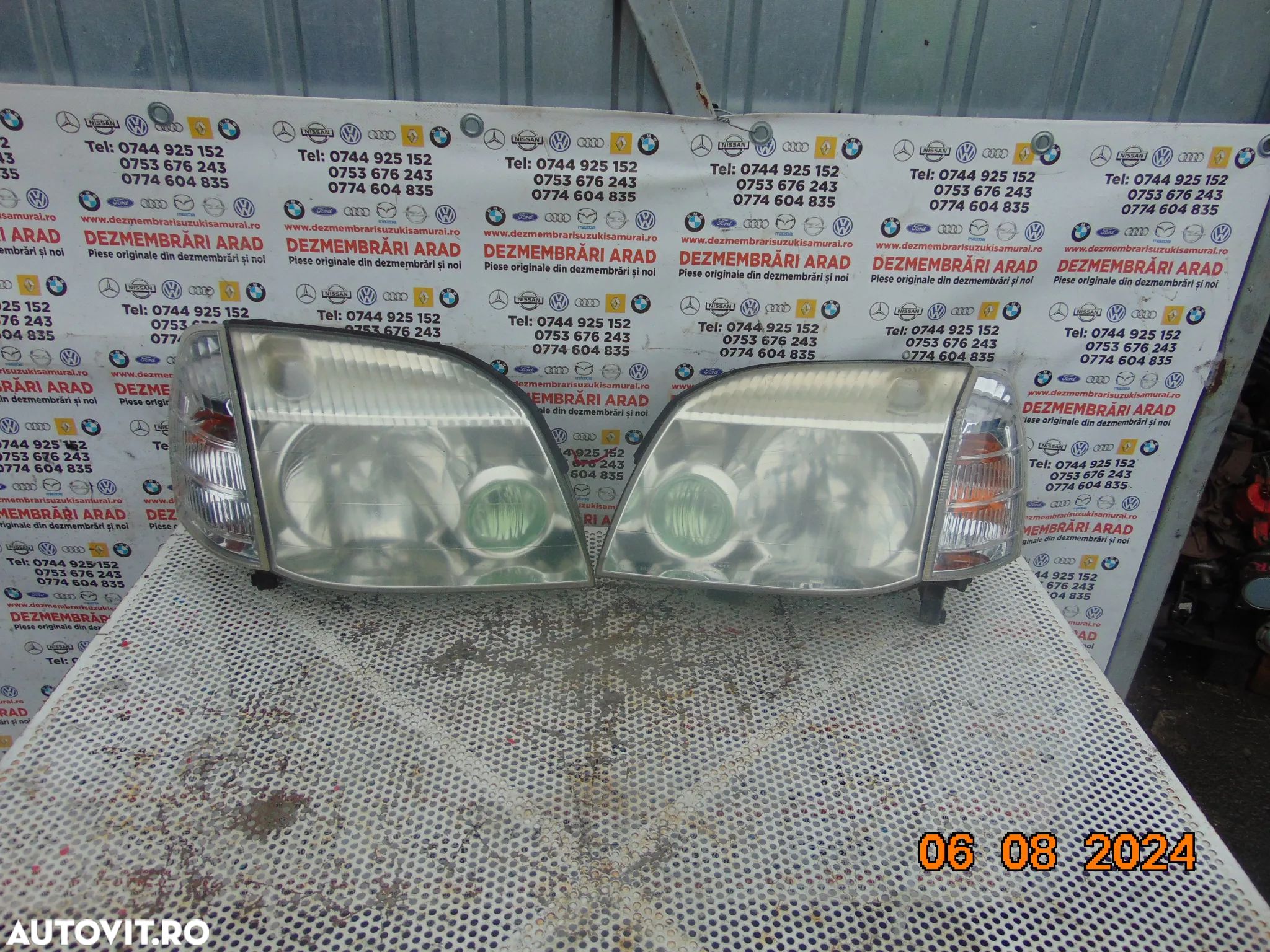 Far Nissan X Trail T30 2001-2007 faruri stanga dreapta dezmembrez - 1
