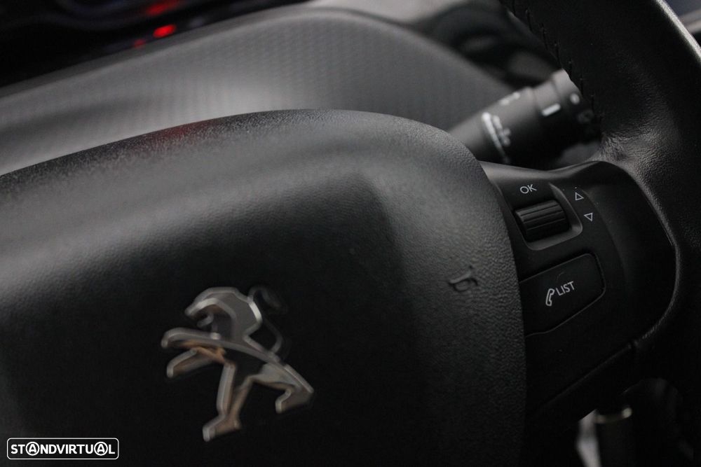 Peugeot 208 1.6 BlueHDi Style - 12